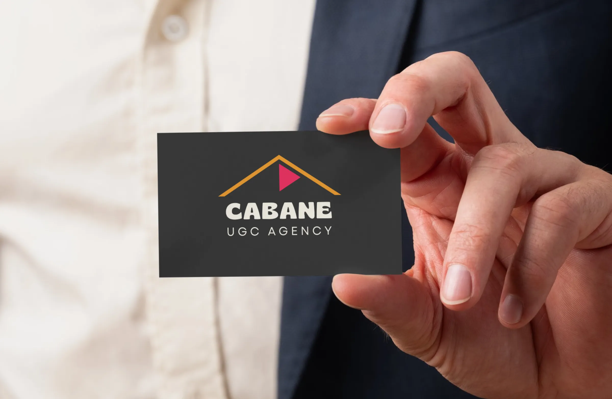 Application de l’identité Cabane UGC Agency sur un support de marque